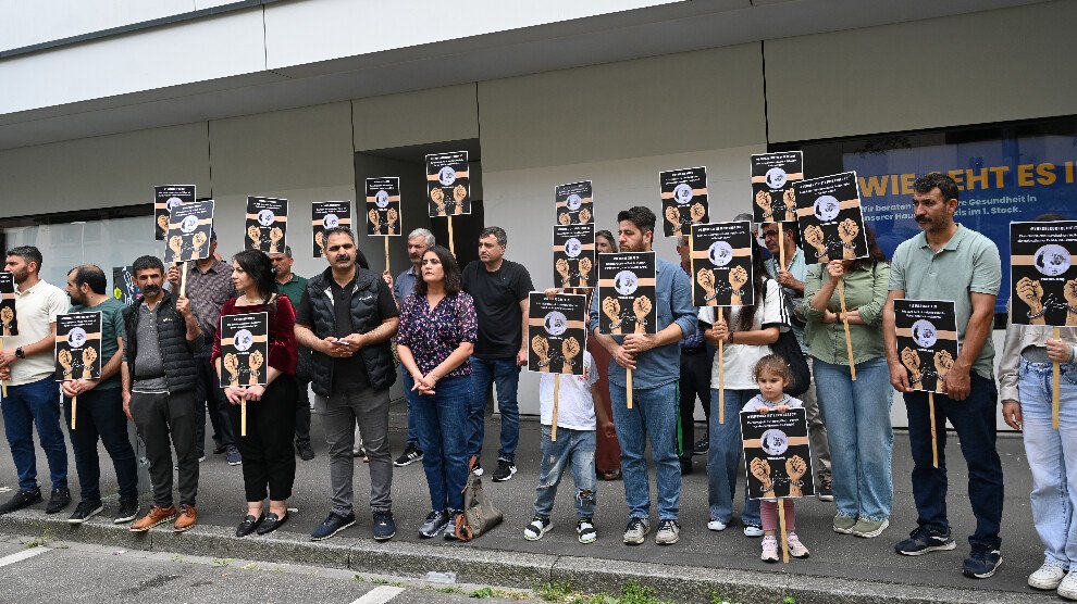 Zürih’te Yüksel Koç İçin Protesto: “Barış Çağrısını Tutukladınız”