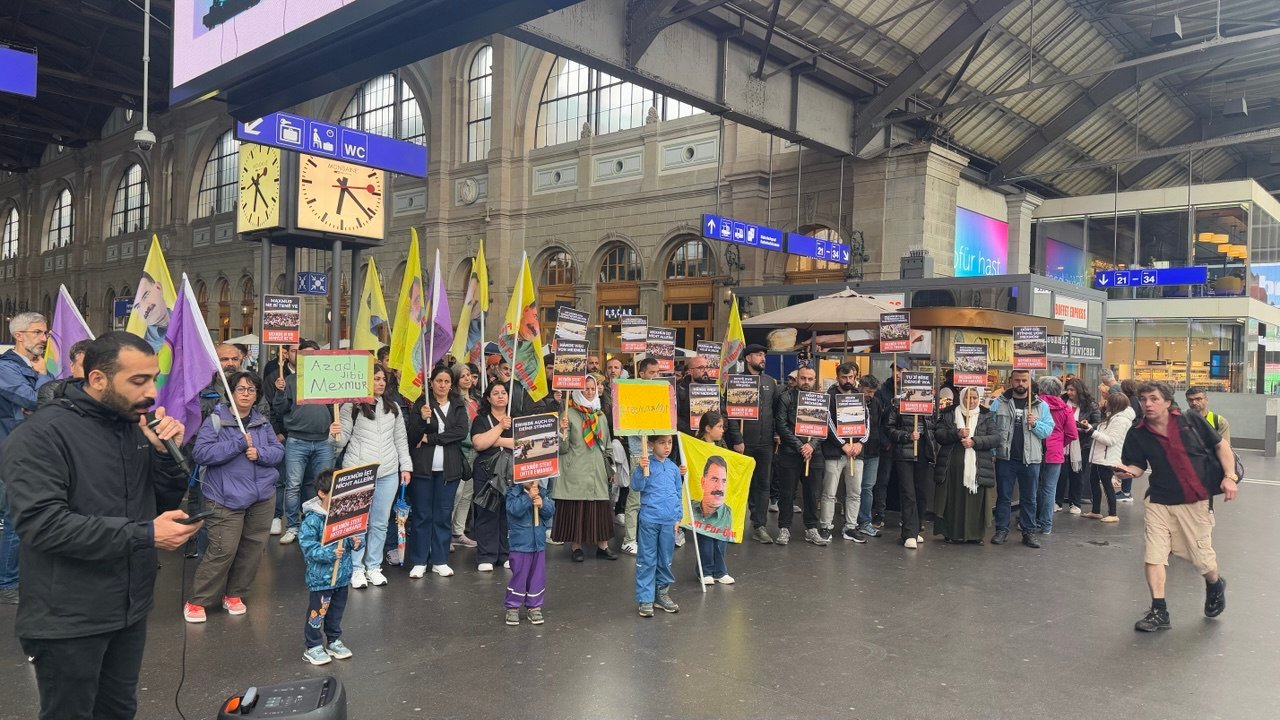 Zürih’te Maxmur Kampı’na Yönelik Ambargo Protesto Edildi